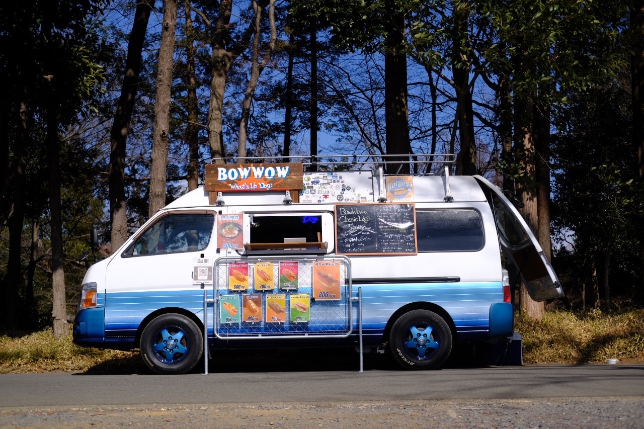 キッチンカー BOWWOW CARAVAN